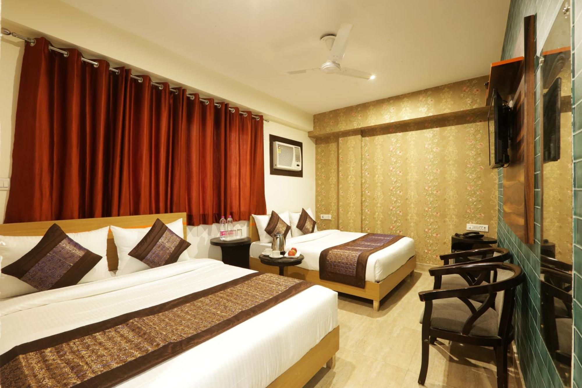 Hotel Sky Wood At Airport New Delhi Eksteriør bilde