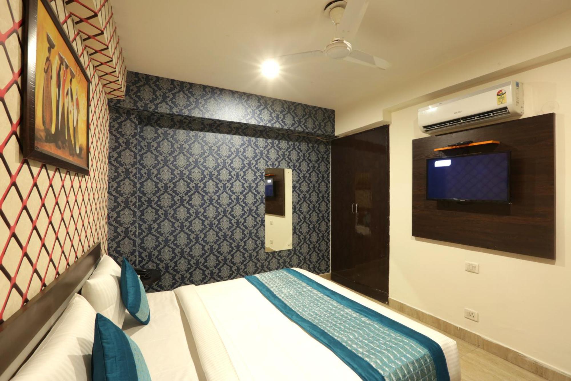 Hotel Sky Wood At Airport New Delhi Eksteriør bilde