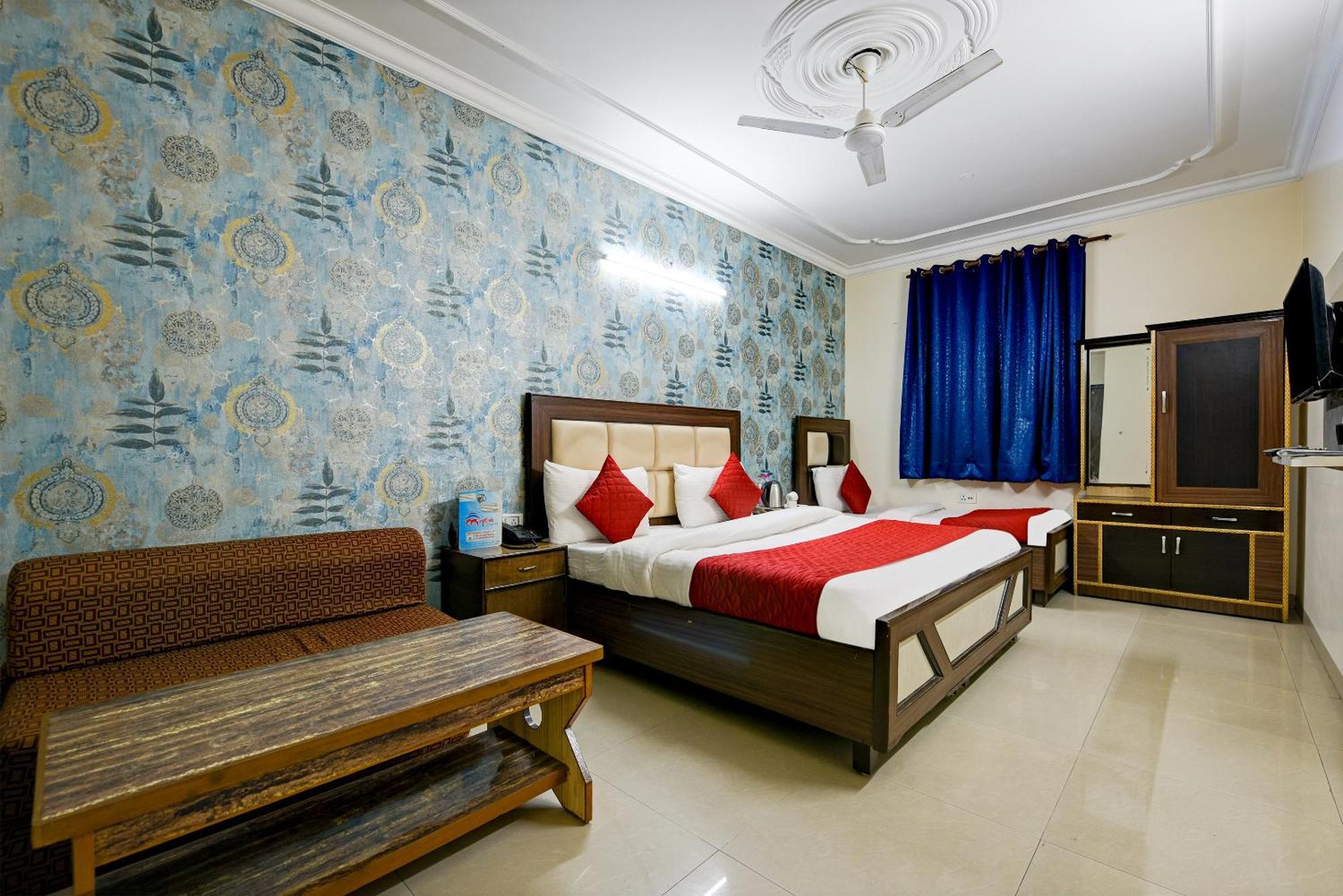 Hotel Sky Wood At Airport New Delhi Eksteriør bilde