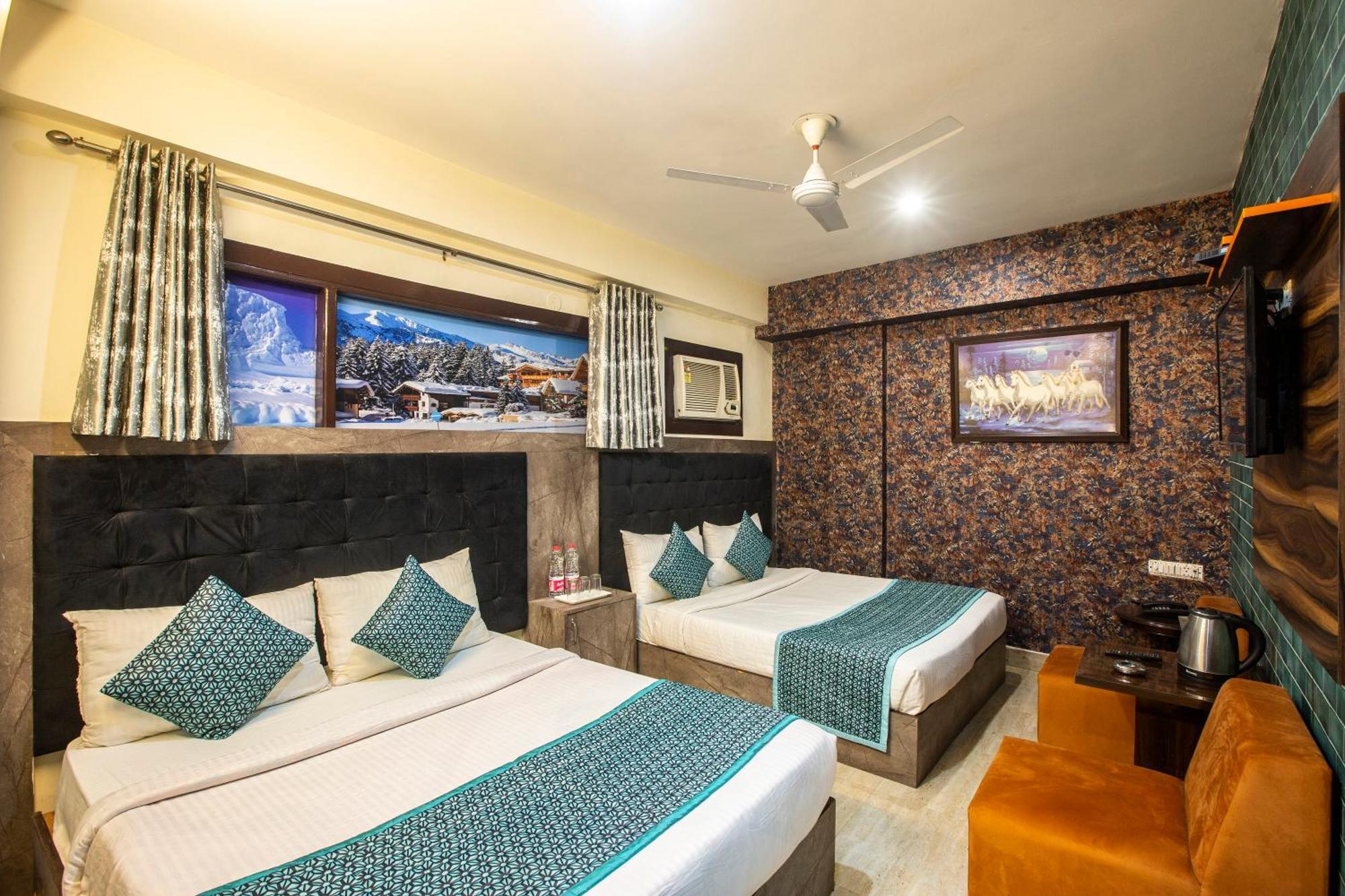Hotel Sky Wood At Airport New Delhi Eksteriør bilde